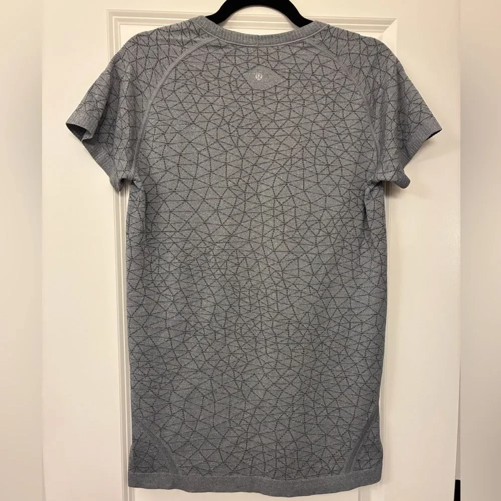 LULULEMON Swiftly Tech Short Sleeve Crew in Heathered Slate Women’s Size 12